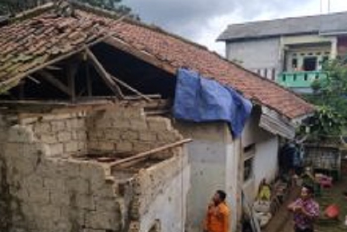 Kecamatan Caringin dan Megamendung di Bogor Diterjang Angin Kencang. (Dok. Bpbd.bogorkab.go.id)