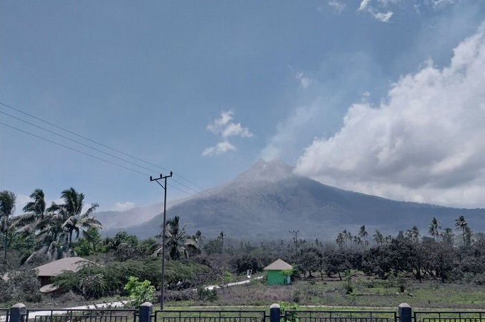 Gunung Lewotobi. (Dok. Esdm.go.id)